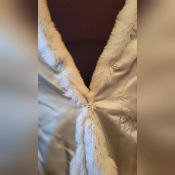 Saga FOX Fur Stole With tails